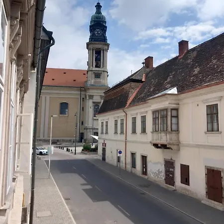 Korvin Plus Apartman Pápa Exterior photo
